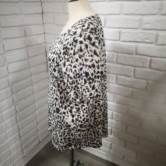 Additional Elle Modern Ladies Size 2X Black Grey & Cream Animal Print Top - Picture 4 of 9